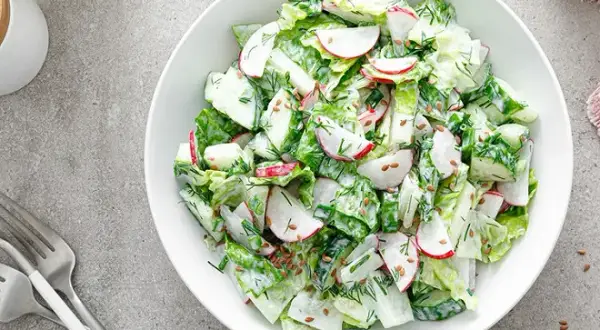 Salade concombre yaourt: l'astuce pour un croquant parfait