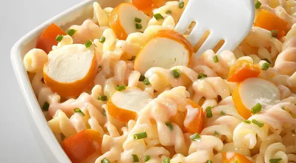 Salade de pâtes au surimi : la recette fraîche, facile et parfaite