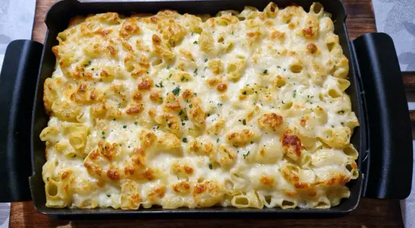 Gratin de pâtes aux œufs: la recette ultime, moelleuse et facile