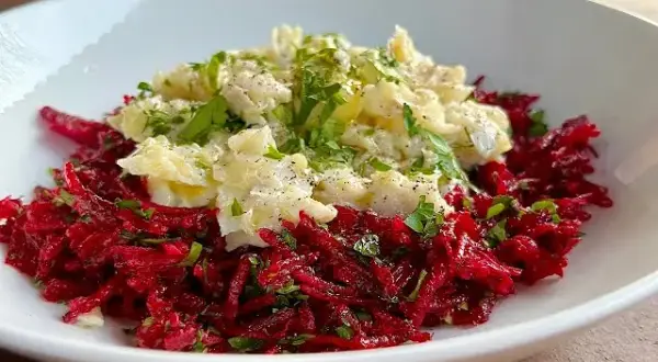 Betterave crue: la salade fraîcheur qui va vous surprendre ! Recettes