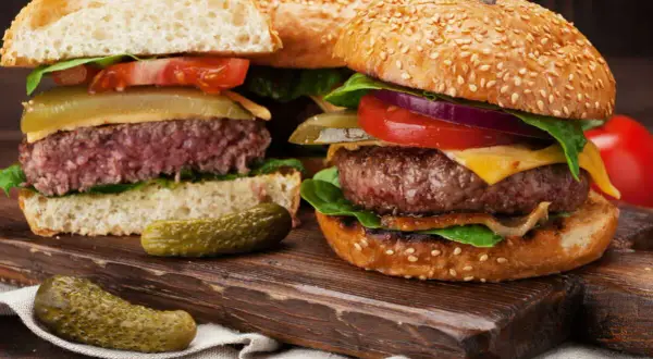 Le burger maison parfait : la recette ultime pour régaler !