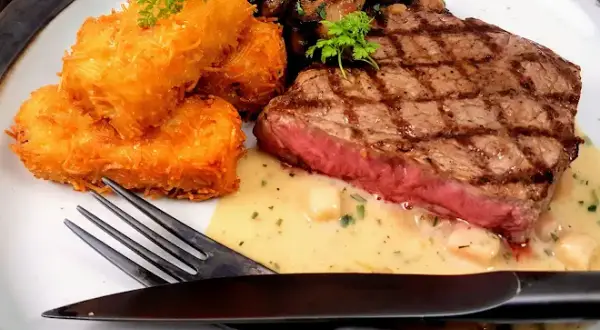 Entrecôte grillée : combien de calories ? Le guide complet